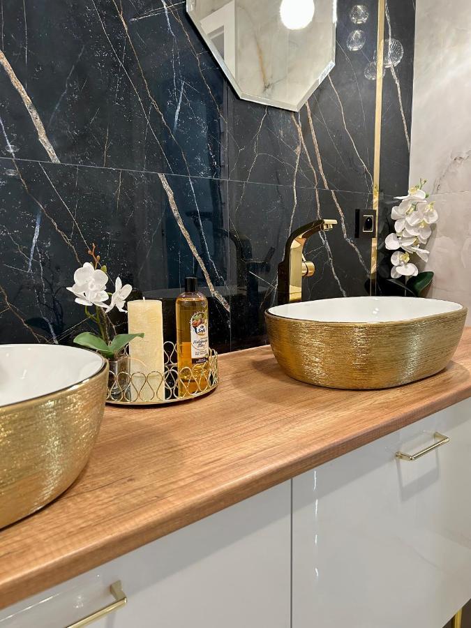 Golden Luxury Suite Nowy Dwór Mazowiecki Exteriör bild