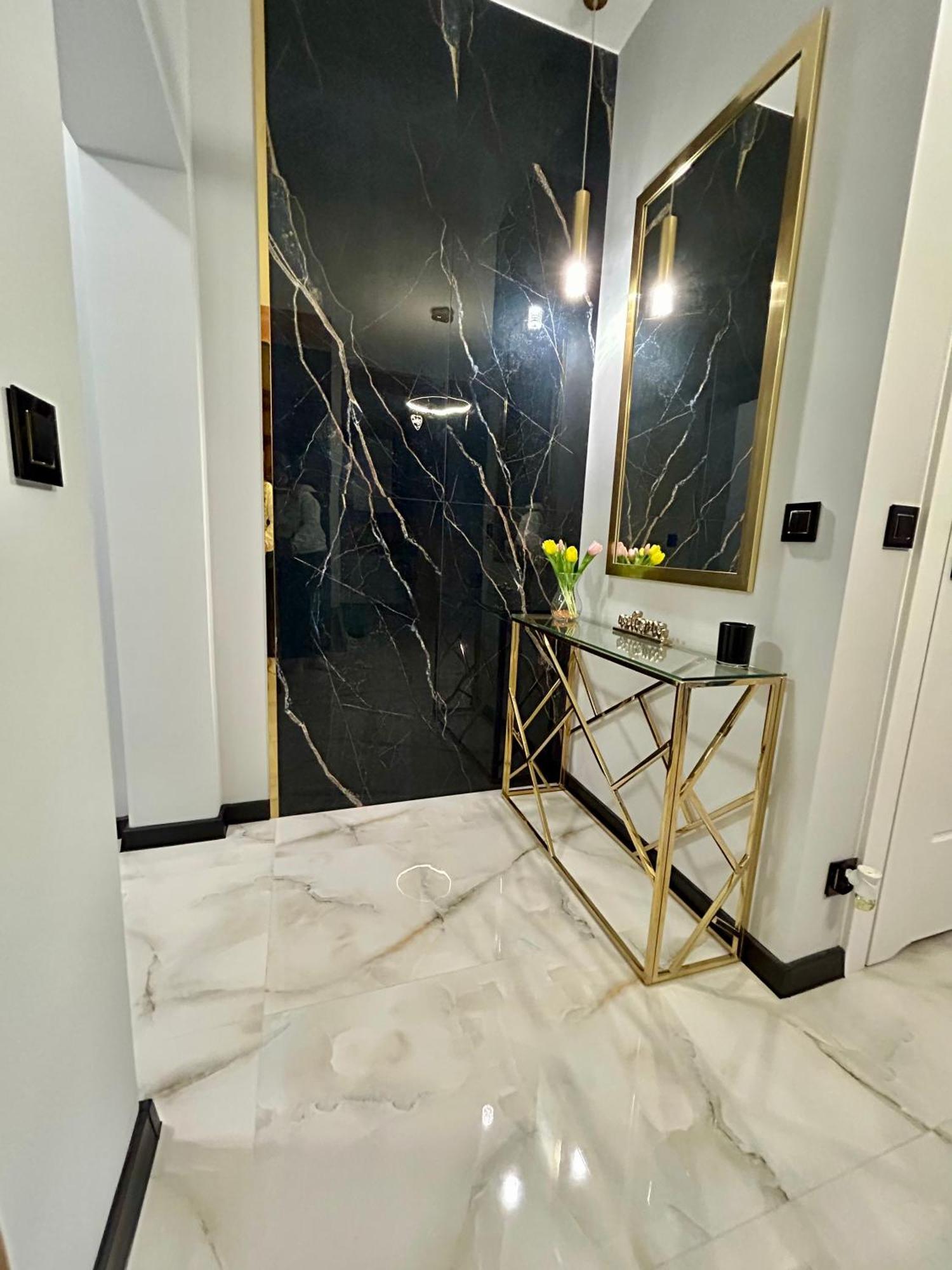 Golden Luxury Suite Nowy Dwór Mazowiecki Exteriör bild